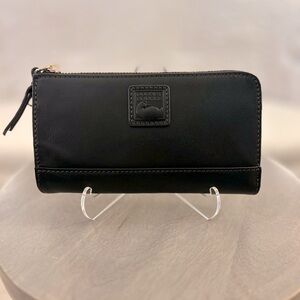 Dooney and Bourke Florentine Zip Wallet in BLACK